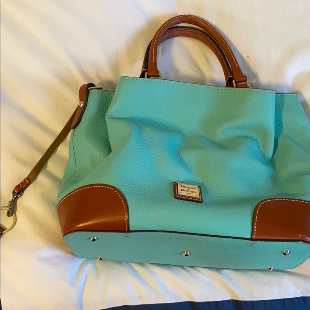 Barely used dooney and bourke purse